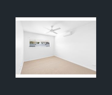 Beautiful New Townhouse - Photo 6