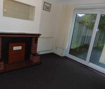 4 bedroom semi-detached house to rent - Photo 1