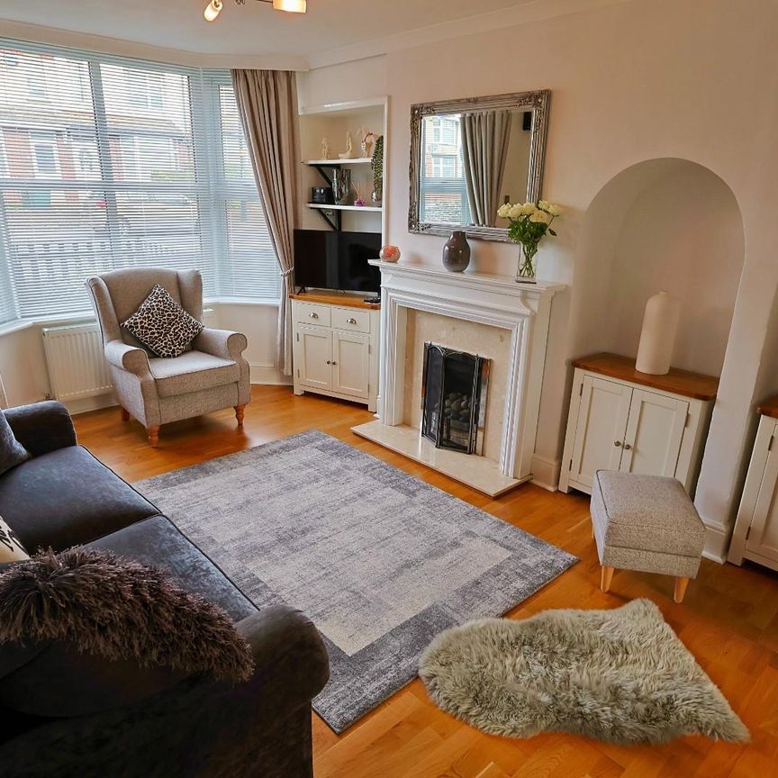 Torrington Avenue, Tile Hill, Coventry - Well Presented Family Home - Photo 1