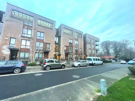 Stratton Walk, Adamstown, Co. Dublin ** HOUSE SHARE ** - Photo 2