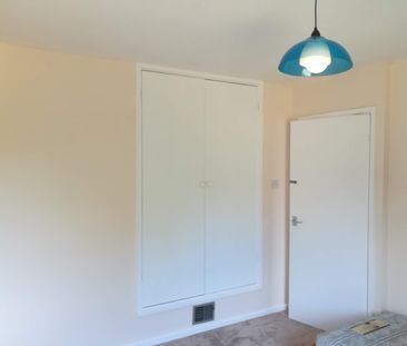 2 Bed Maisonette, Turnpike Link, CR0 - Photo 1