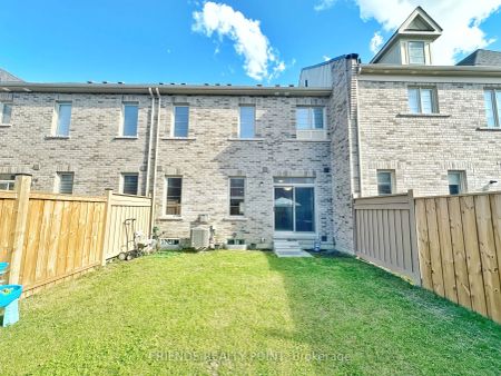 Condo Townhouse For Lease | E9233655 - Photo 2