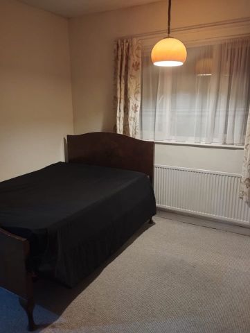 Room in a Shared House, Stockport Road, SW16 - Photo 2