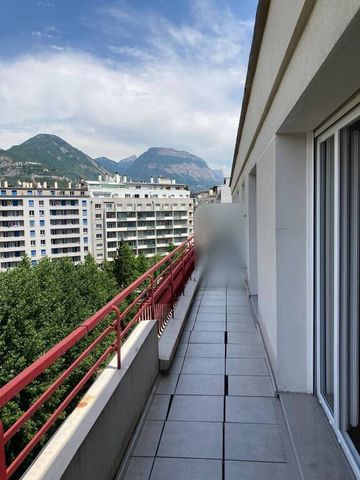 Location appartement Grenoble 38000 56.46 m² - Photo 2