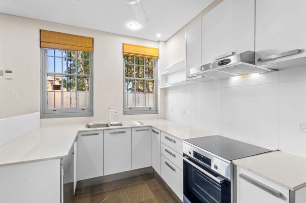 Charming Parkside Escape in Prime City Fringe Location - Photo 1