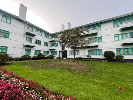 3 bedroom ground floor flat to rent - Photo 2