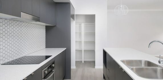 Beautiful Home for Rent in Greenbank! - Photo 2