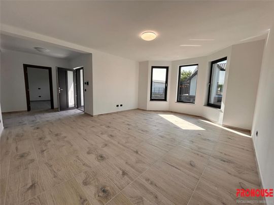 Primul Chirias - Casa Noua - toate utilitatile - Fotografie 1