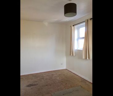 1 Bed Terraced House, Hickman Close, E16 - Photo 3