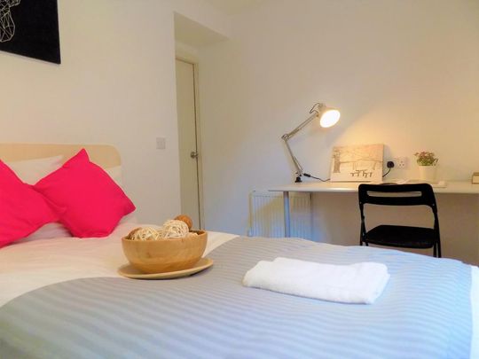 8 bedroom house share to rent - Photo 1