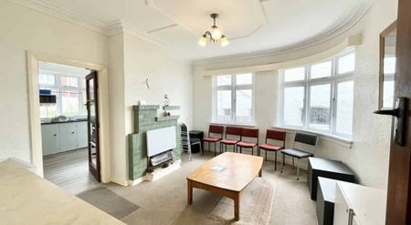 Fully Furnished Sunny House for 2026 - Photo 2