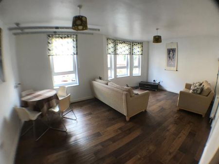 3 bedroom flat to rent - Photo 2