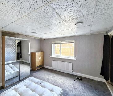 3 bedroom end of terrace house to rent - Photo 3
