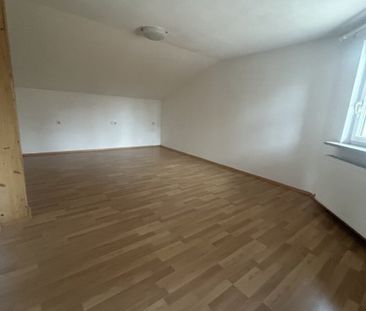 Leistbare 3,5-Zi Dachgeschoßwohnung mit kleinem Garten, Balkon ca.1... - Photo 1
