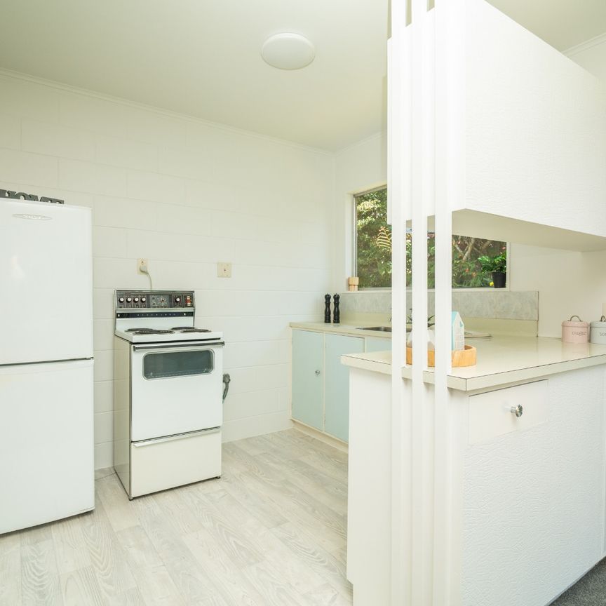 16A Glen Alton Avenue, Paparangi - Photo 1