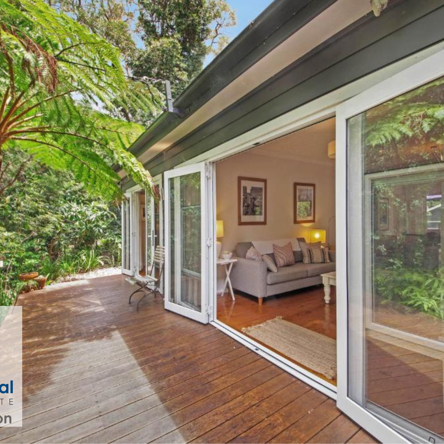 FULLY FURNISHED - Renovated 3-bedroom Hampton’s style cottage on 1/2 an acre: Pearl Beach - Photo 1