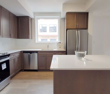 For Lease - 15 Lytham Green Circle Unit# 3, Newmarket, Ontario - Photo 2