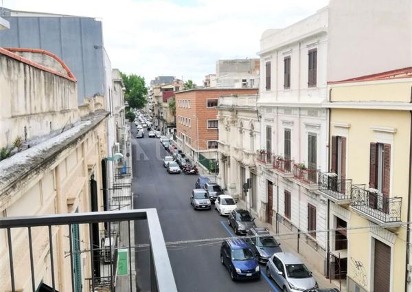 Casa a Reggio di Calabria in Via San Francesco da Paola, Duomo