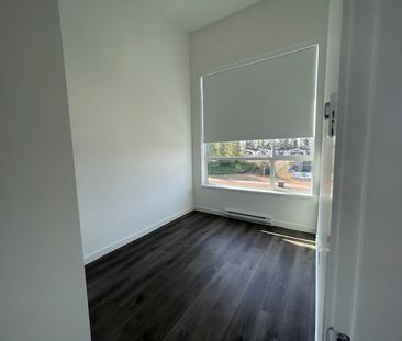 Unit 402 - Beautifully Designed/2 Bedroom Plus Den Condo at The Grove - Photo 3