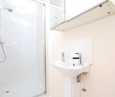 6 bedroom detached house to rent - Photo 2