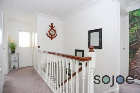 4 bedroom detached house to rent - Photo 3