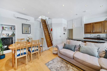 3 bedroom mews to rent - Photo 3