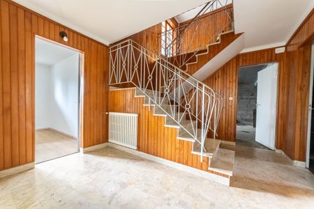 Location Maison 6 pièces 126m² BOUGUENAIS 44340 - Photo 4