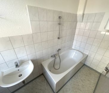 Charmante 2-Zimmer-Erdgeschosswohnung mit Hofzugang in Schönebeck ! - Photo 5