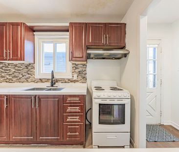 For Lease - 22 Hazelglen Court, Brampton, Ontario - Photo 3