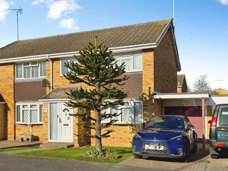 3 bedroom semi-detached house to rent - Photo 4