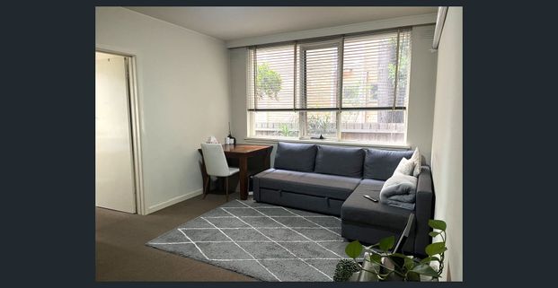 SPACIOUS 1 BEDROOM APARTMENT! - Photo 1