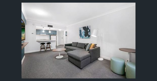 Modern Furnished Apartment in the Heart of Chatswood - Photo 1