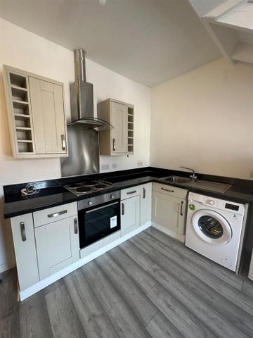 1 bedroom flat to rent - Photo 2