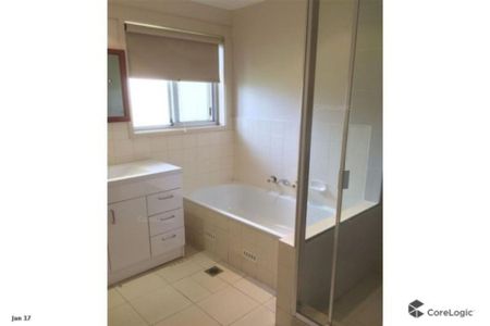Close to Holsworthy Station & Shopping Village - Photo 3