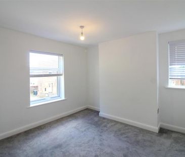 2 bedroom semi-detached house to rent - Photo 4