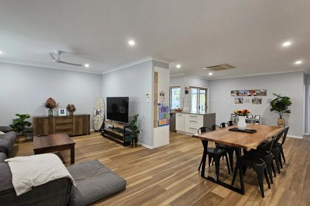 42 Pacific Avenue, Bushland Beach. - Photo 4