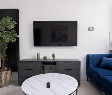 2 bedroom house to rent - Photo 1