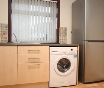 Chapelle Crescent, Tillicoultry - Photo 4