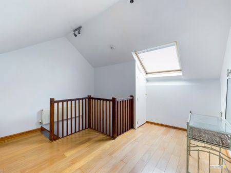 2 bedroom end of terrace to let - Photo 2