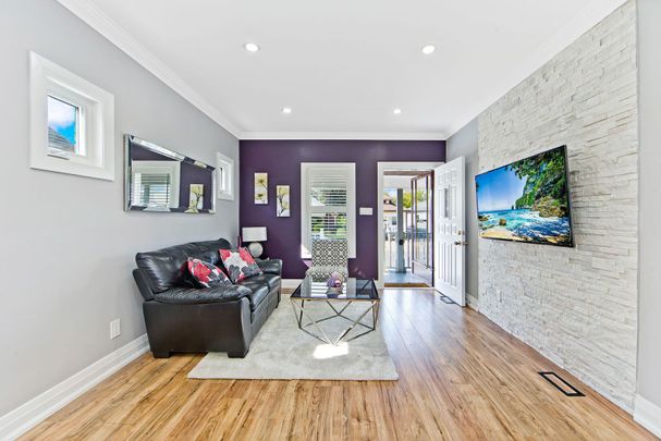 For Lease - 4434 Second Avenue, Niagara Falls, Ontario - Photo 1