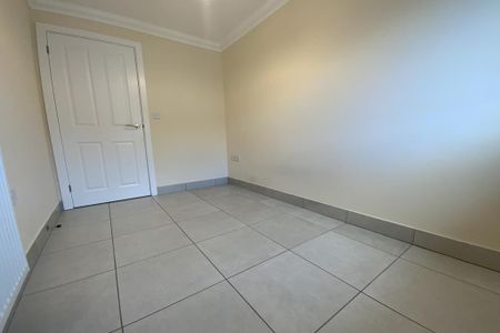 2 bedroom end of terrace house to rent - Photo 4