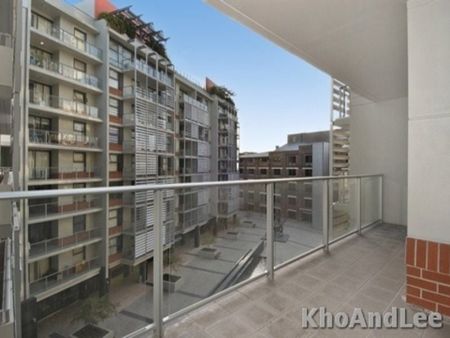 SPACIOUS ONE BED APARTMENT PLUS STUDY - Photo 5