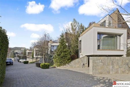 Vila de lux cu arhitectura moderna | Cambridge School - Photo 2