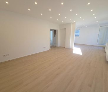 Erstbezug: 3-Zimmer Wohnung mit großzügiger Dachterasse im 1. OG - Photo 1