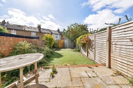 3 bedroom terraced house to rent - Photo 4