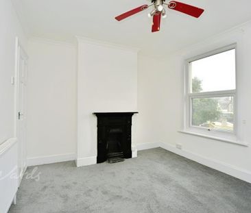 3 bedroom end of terrace house to rent - Photo 2