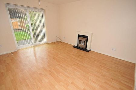 2 bedroom end of terrace house to rent - Photo 4