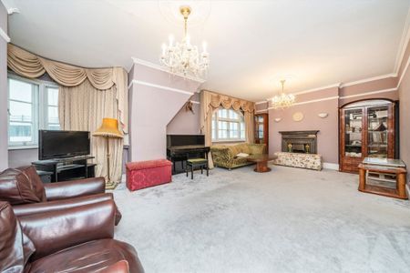 Hammersmith Road, W14 8QG, London - Photo 2