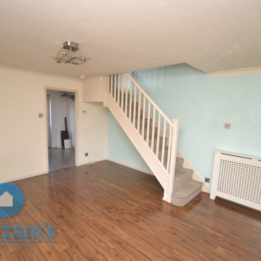 References Pending - 2 bed Semi-Detached House - Photo 1