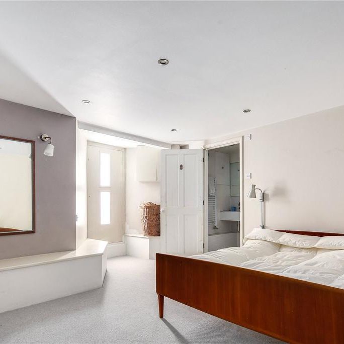 3 bedroom flat to rent - Photo 1